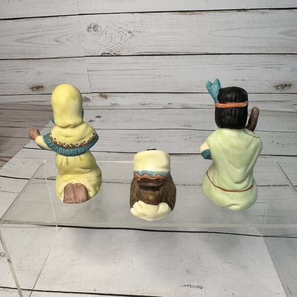 VTG Porcelain American Nativity Set Teepee, Holy Family and Animals Hand Painted - Picture 6 of 16